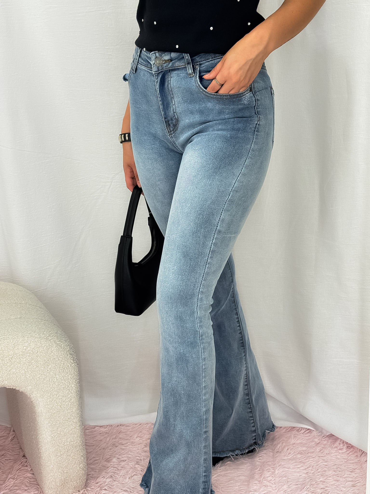 3BE2F56F-66B8-4112-A1ED-80F1F1F419BF Denim Robin