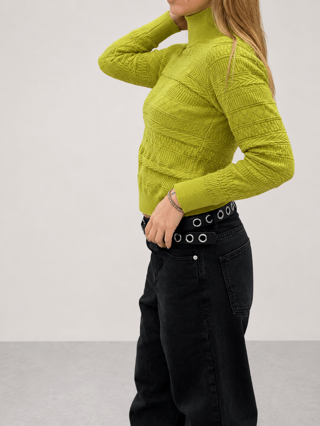 d02308b1-d27d-4ef5-890c-b72f4aaebbaa Sweater Niva