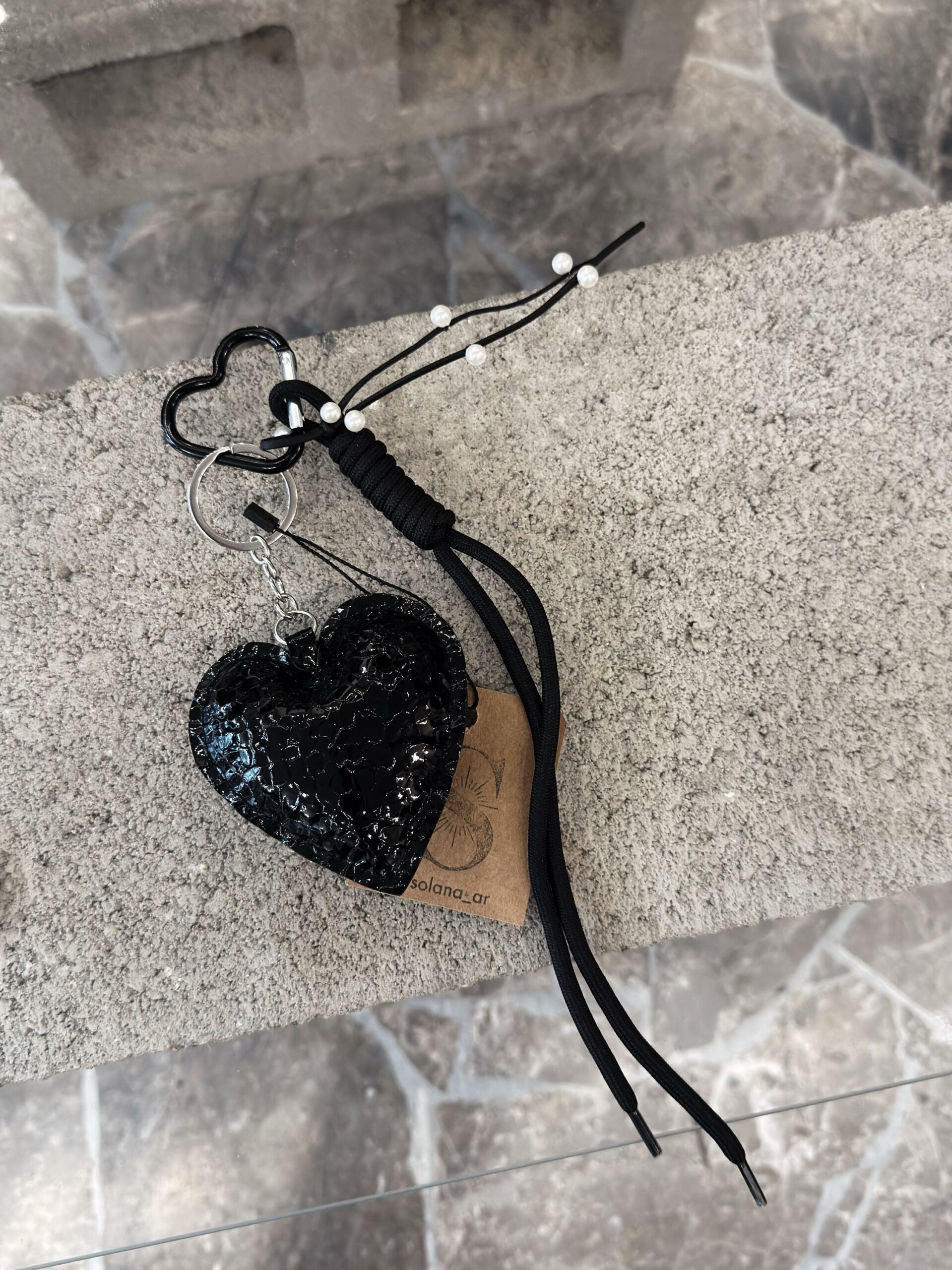 Noir Charm